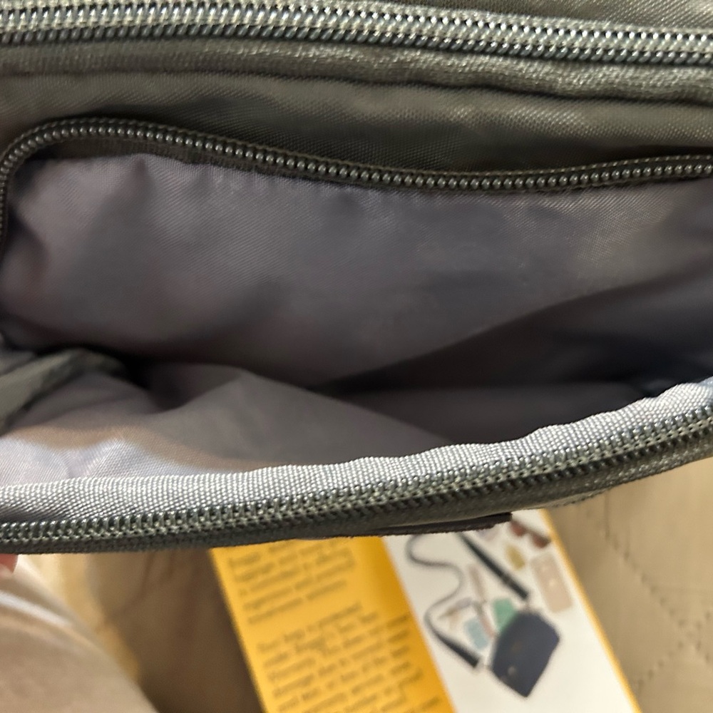 Biaggi Flexmates Convertible Anti-Theft Crossbody Bag - Picture 10 of 15